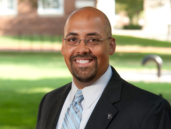 José-Luis Riera Headshot